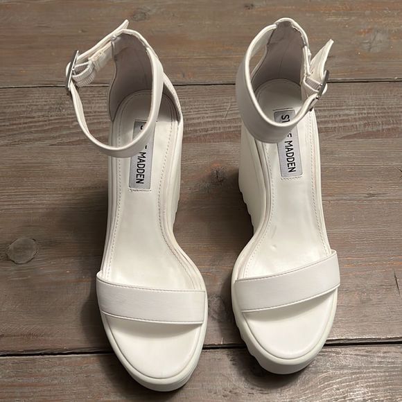 Steve Madden Scarlet Platform Foam Treaded White Wedge Sandal - 6 - Picture 2 of 12